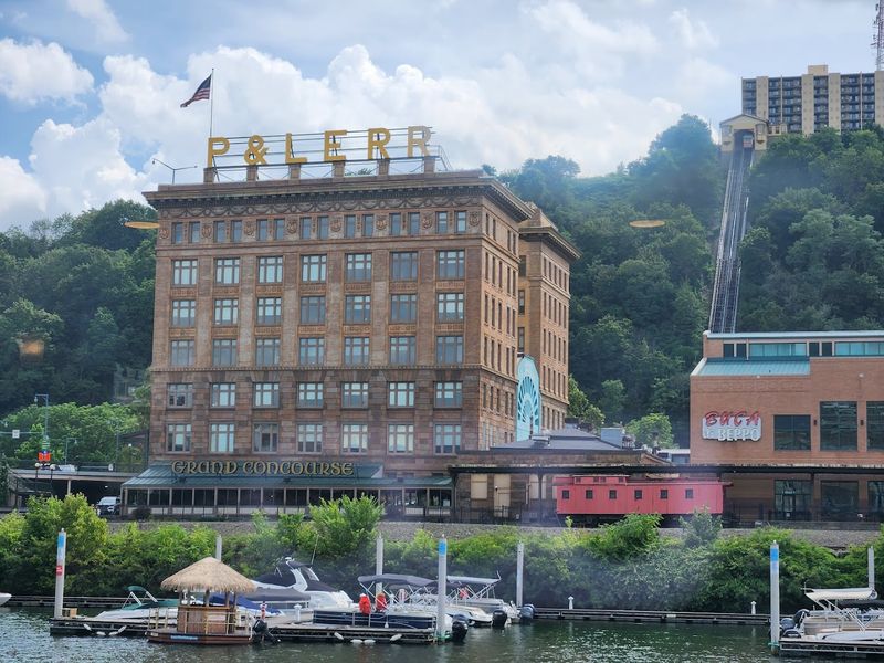 Why This 1901 Depot Became A Pittsburgh Dining Landmark In 1978