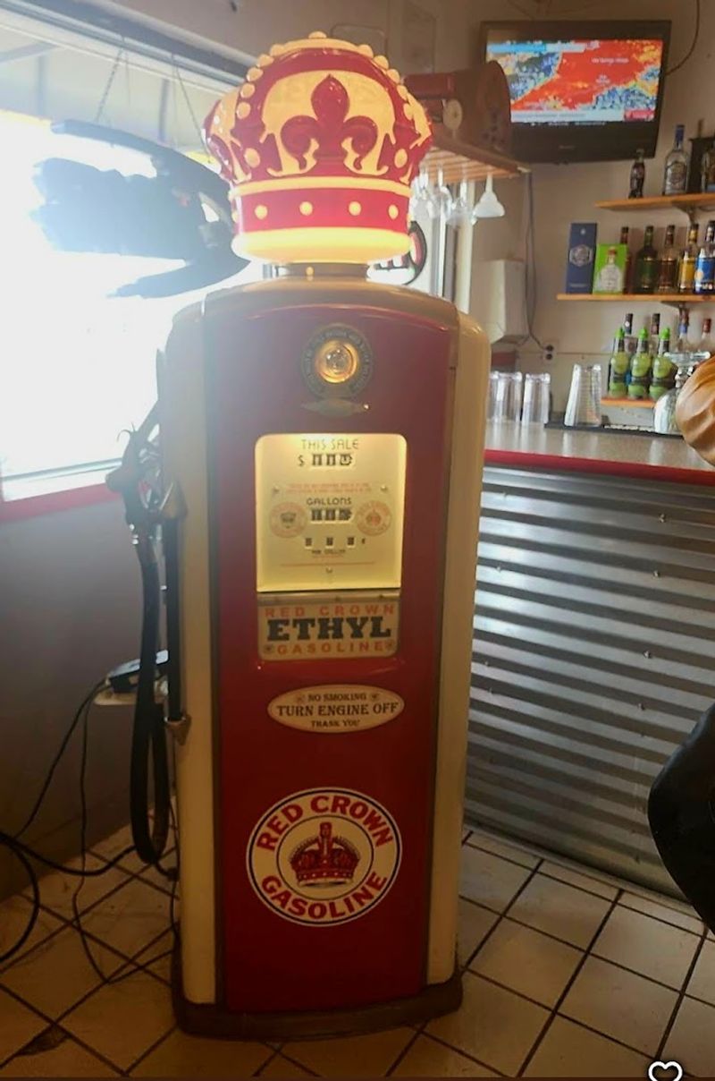 One Last Look At The Jukebox Before Leaving