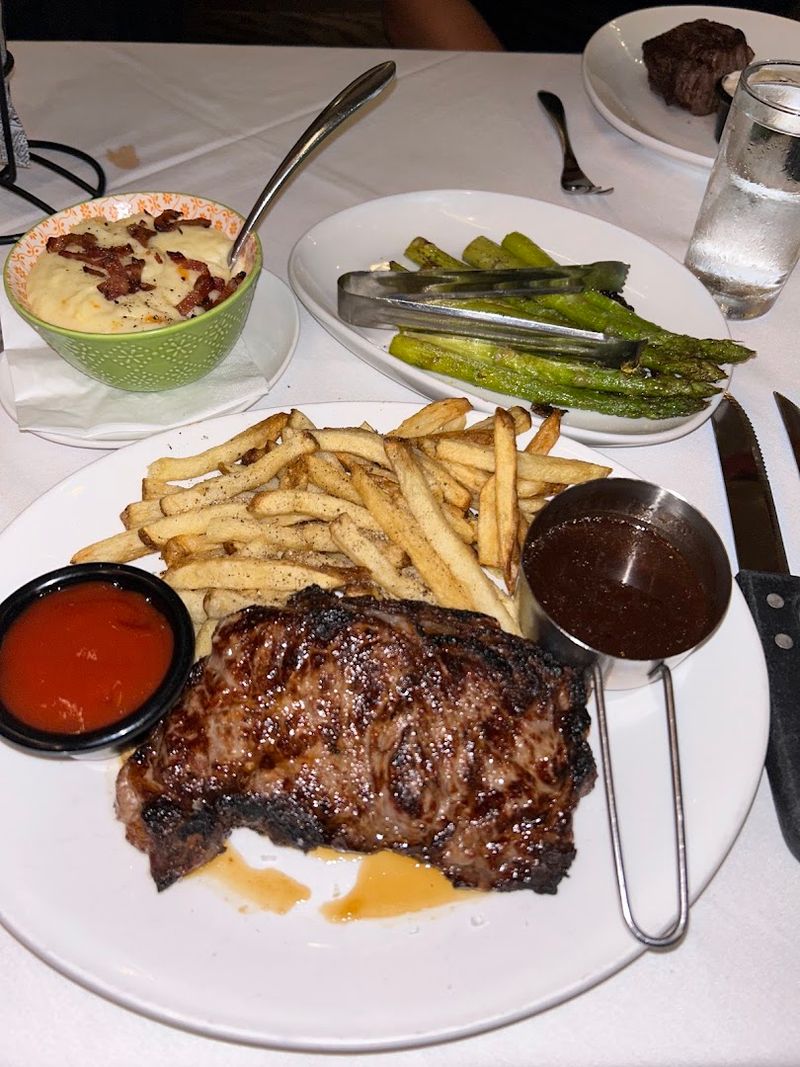 Lunch Service That Locals Have Quietly Claimed