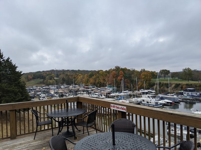 Ainsley's Cafe and Harbor Bar