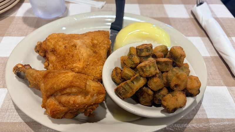 Fried Chicken, Pot Roast, and the Comfort Food That Keeps Crowds Coming