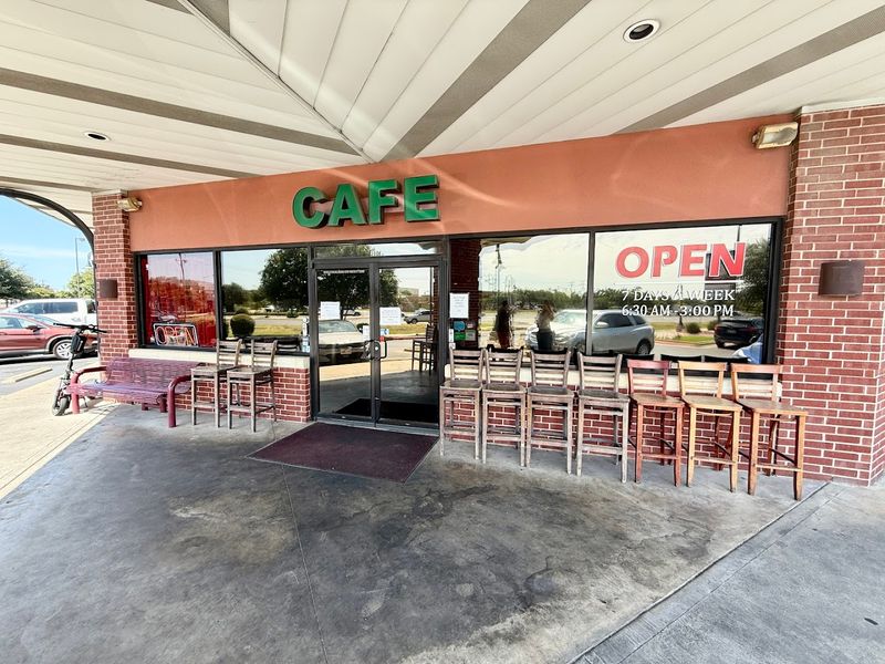 A diner that means business from the first step inside