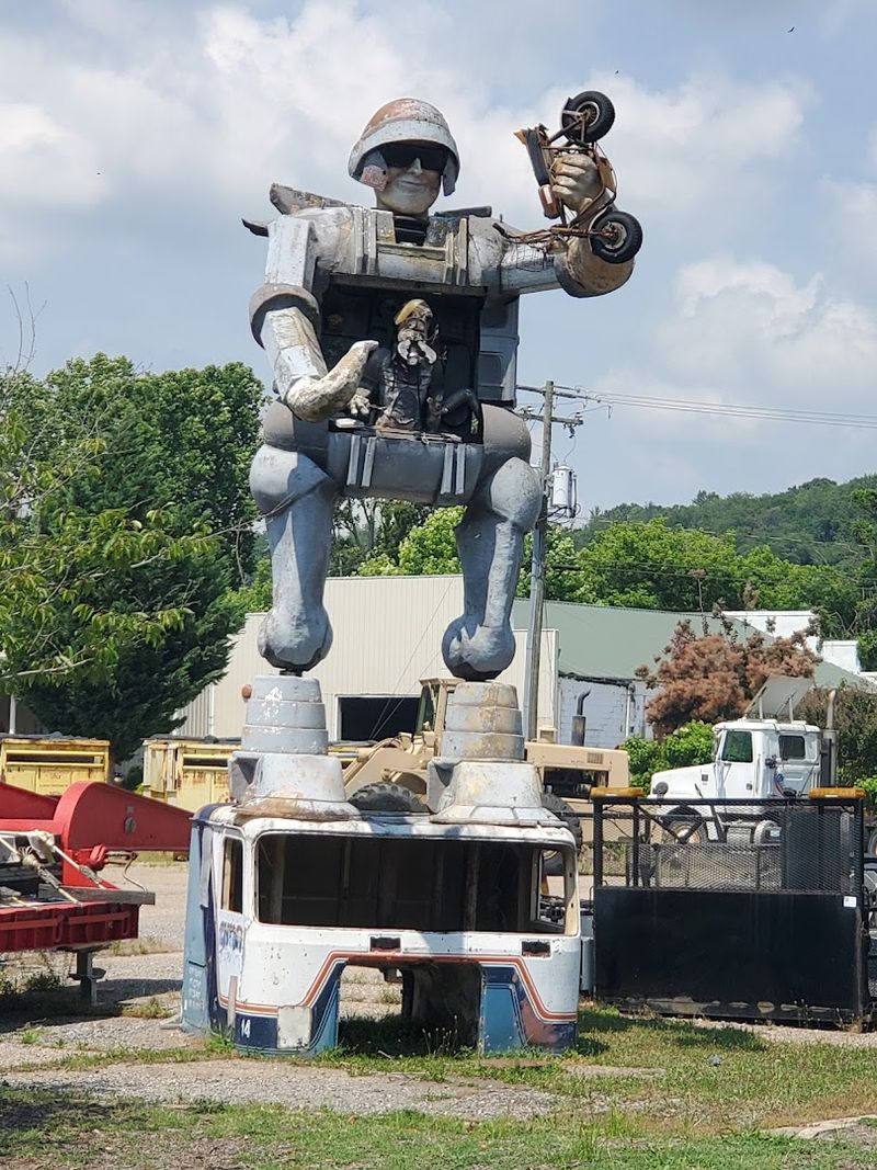 Cyborg Muffler Man, Buena Vista