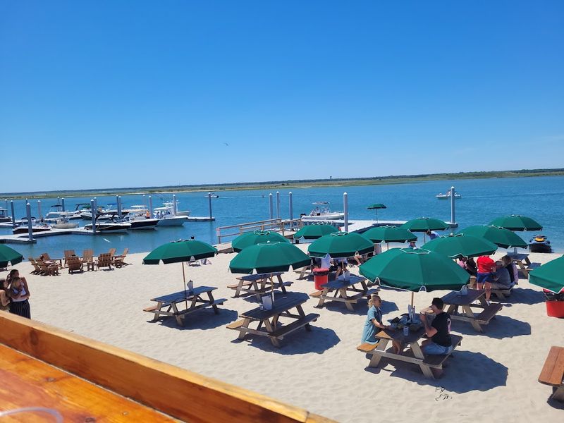 Fresh Seafood That Tastes Like the Ocean Is Right Next Door