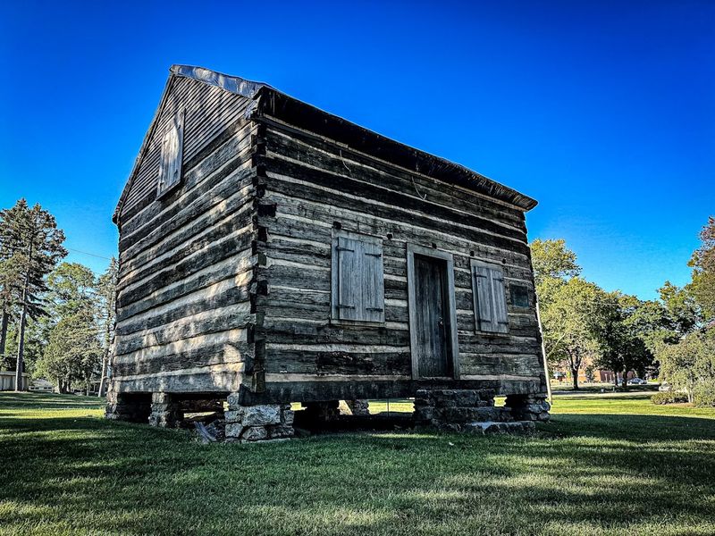 The Pierre Navarre Cabin