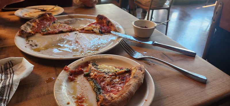 One Bite Of The Crackling Thin Crust Explains The Hype