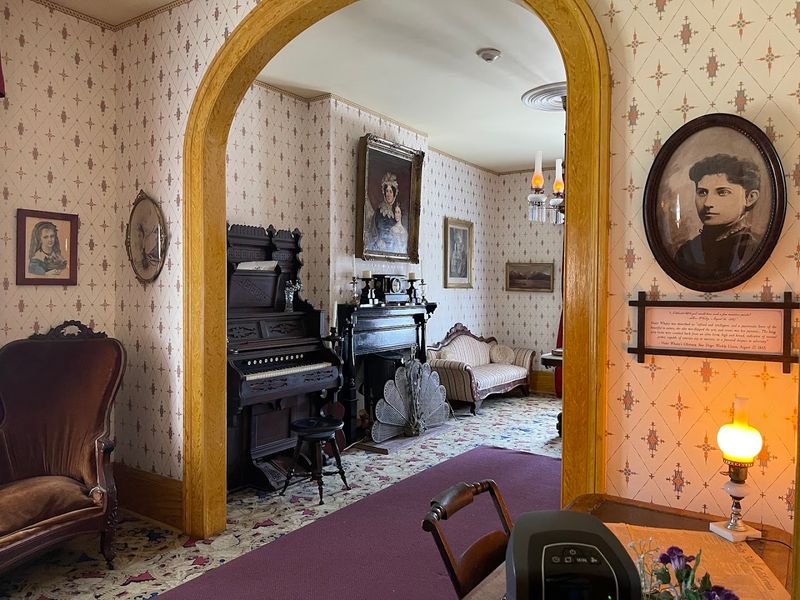 Victorian Interiors With Original Furnishings