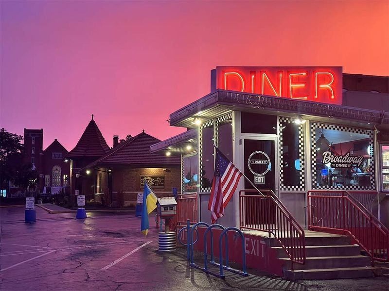 Broadway Diner in Columbia Has Biscuits Worth the Drive