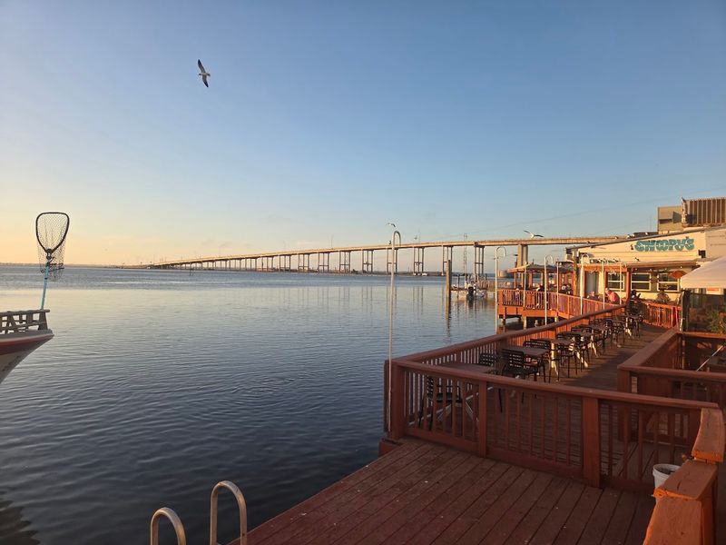 Snoopy's Pier, Texas