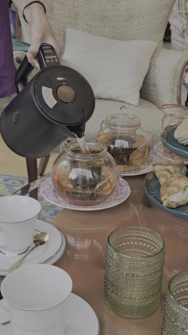 Curated Tea Flights That Turn Tasting Into an Art Form