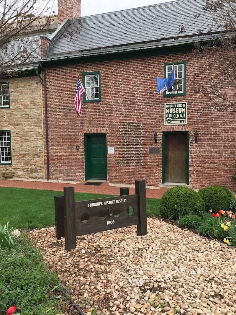 Plan Your Visit to 10 Ashby Street, Warrenton