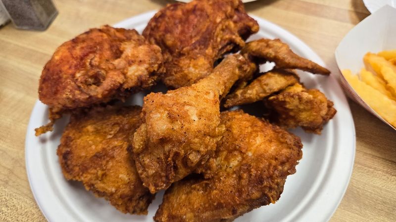 The Crispy Fried Chicken That Keeps People Coming Back