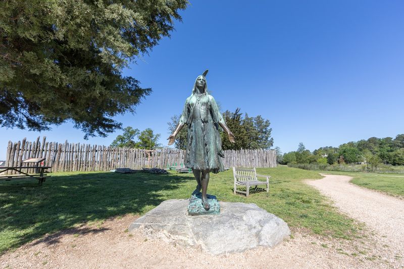 The Story Behind the Sculptor and the Commission