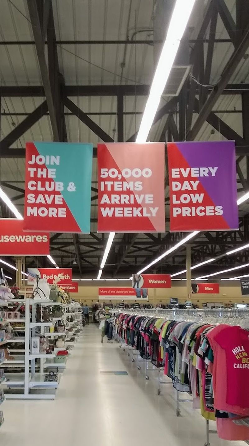 A Shopping Experience That Gives Back to the Community