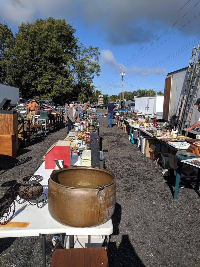 Fresh Produce and Everyday Finds Mixed With the Antiques