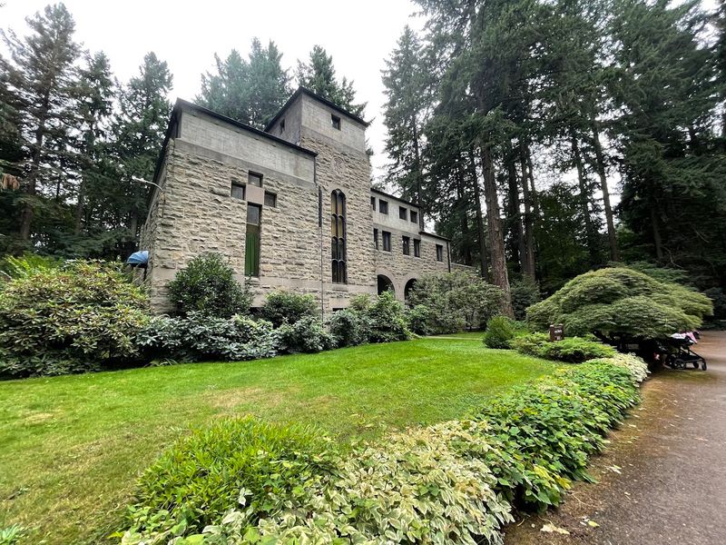 Gardens That Bloom Through Every Season