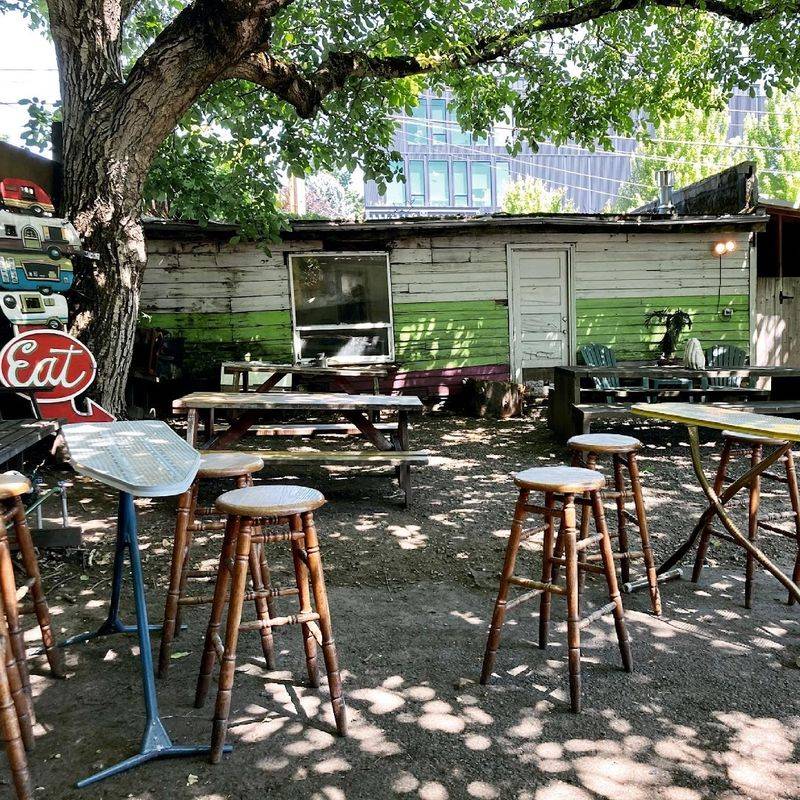 Hours, Ordering, and What to Expect on Your Visit