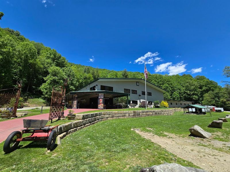 How The Maggie Valley Setting Adds To It