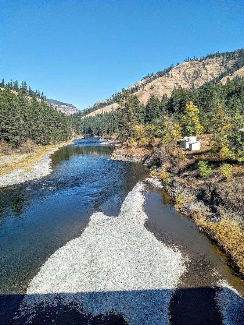 The Grande Ronde River Views Along the Route