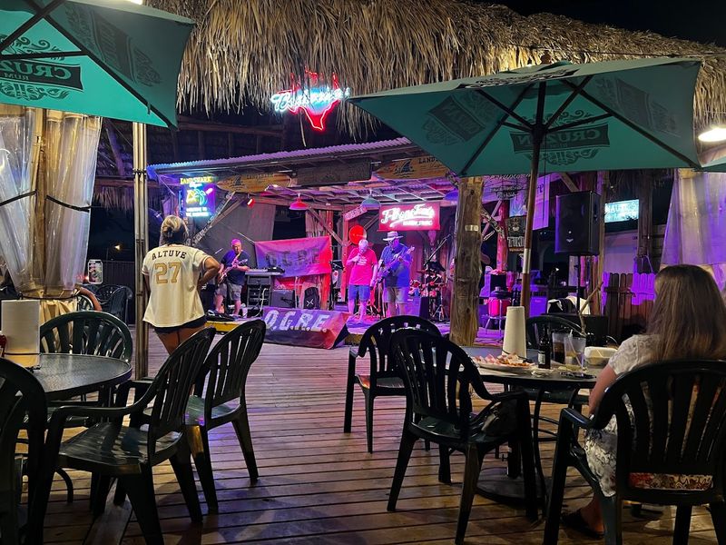 Live Music and the Rhythm of a Real Texas Gathering Spot