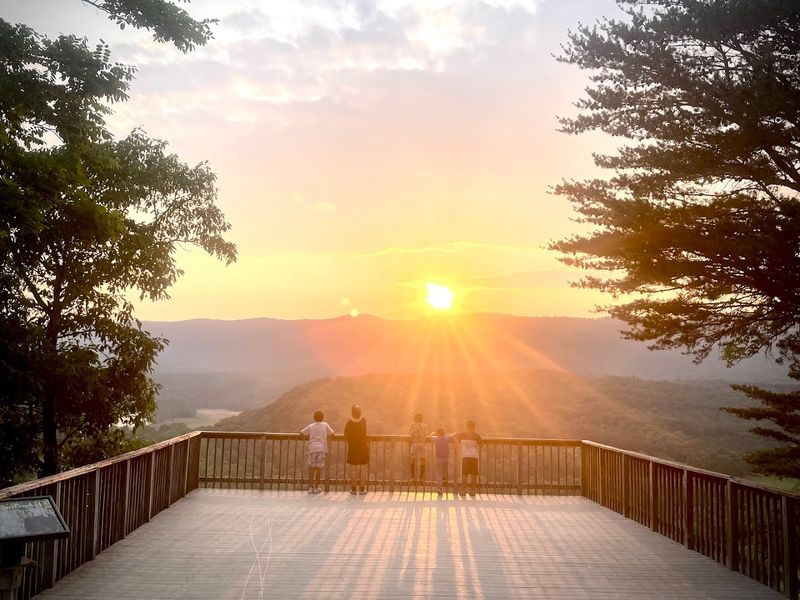 Cullers Overlook and the Views That Break the Internet