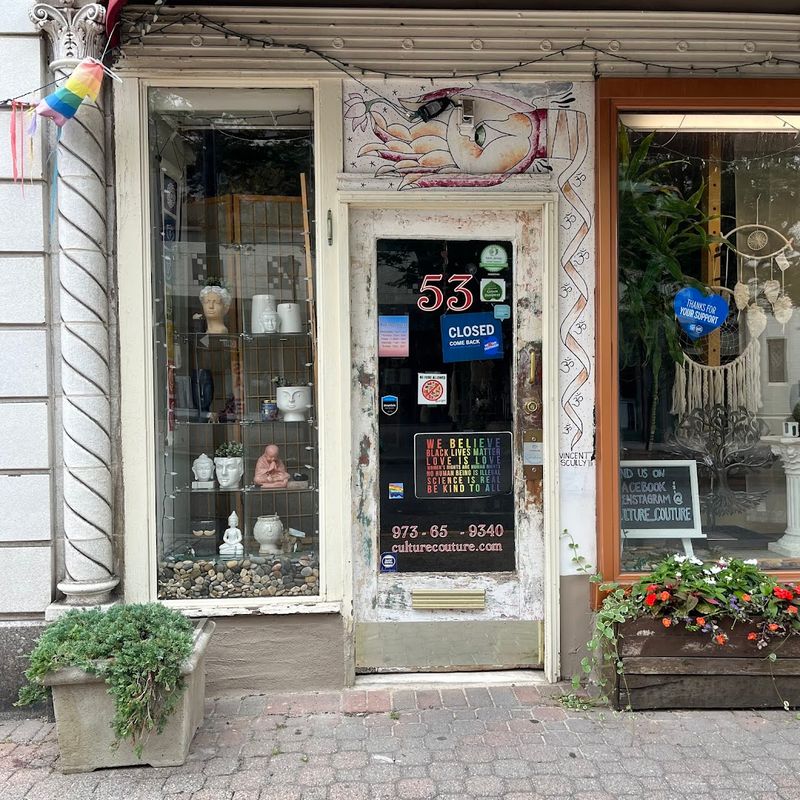 A Shop That Trusts You Completely: The Pay-What-You-Can Model