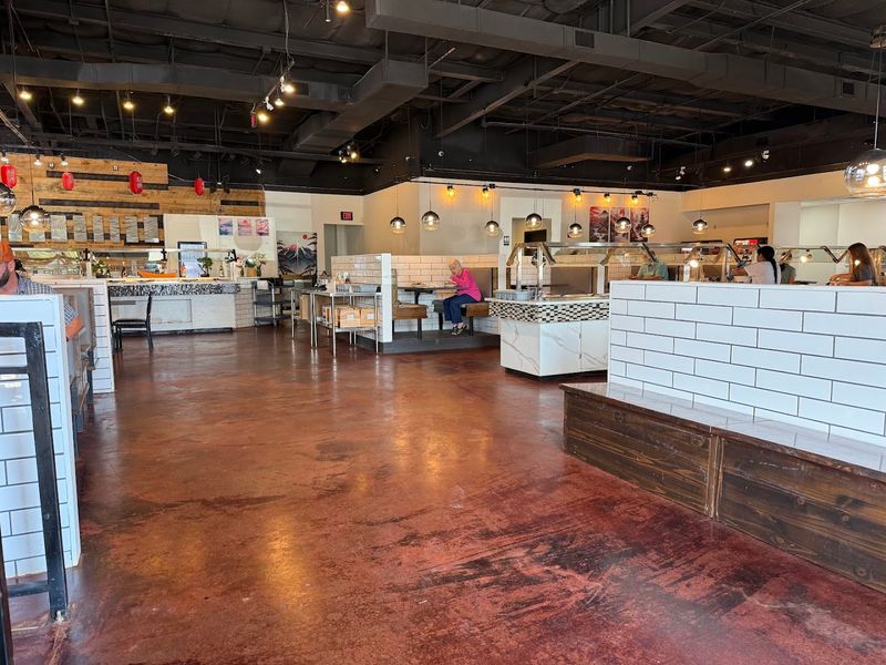 A Huge Buffet Keeps Plates Busy