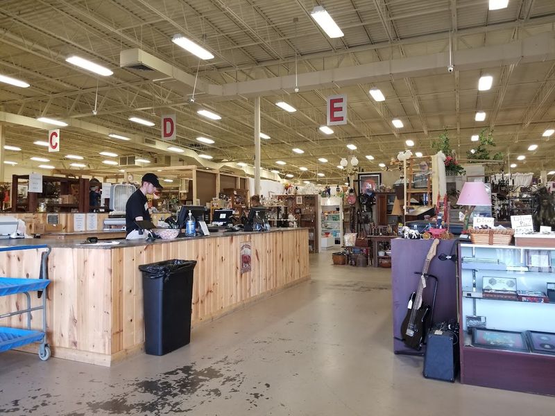 A 44,000 Square Foot Wonderland On US 98