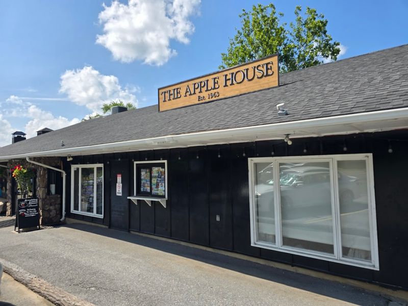 A Legendary Roadside Stop That Virginia Travelers Swear By