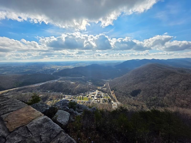 The Pinnacle Overlook: A View That Stops You Cold