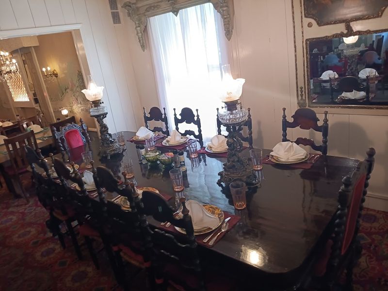 Family-Style Serving Creates Memorable Gatherings