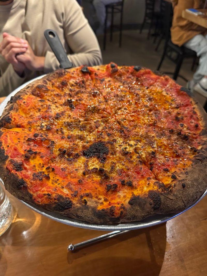 Wood-Fired Pizzas With a Crust That Earns Its Reputation