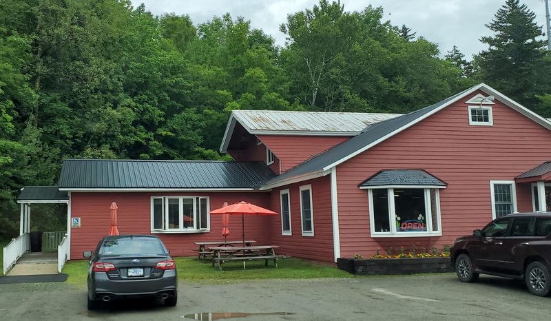 White Mountains Scenery Steals Plenty Of Attention