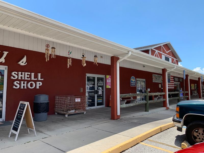 A Sunny Bradenton Tradition That Wakes Up Early