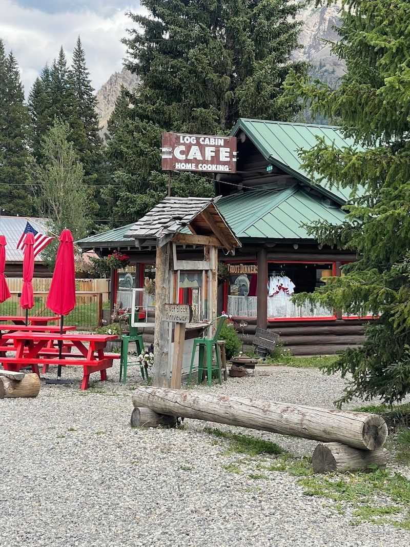 Mountain Views Give This Breakfast Stop Its Pull