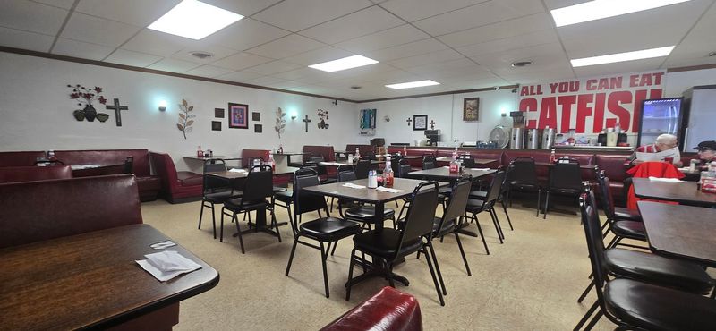 A Roadside Landmark That Time Forgot to Change