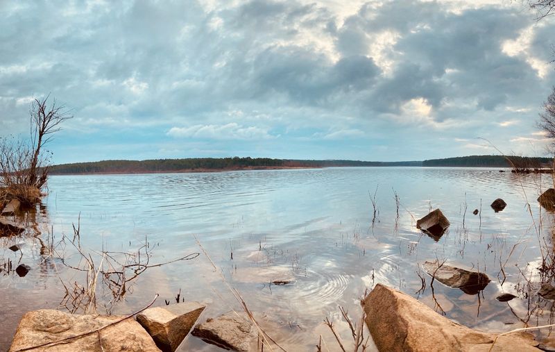 The Lakeview Trail That Stops You in Your Tracks