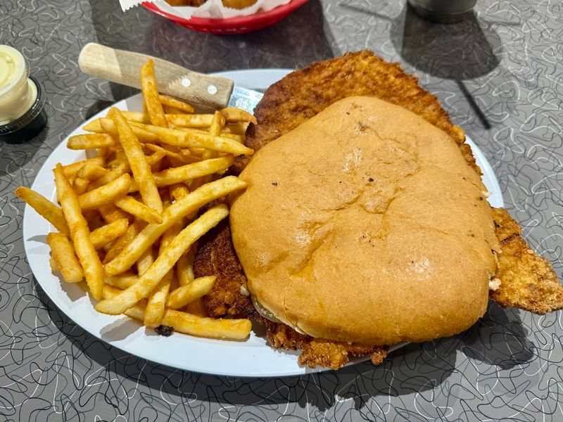 Hubcap-Sized Portions That Actually Deliver