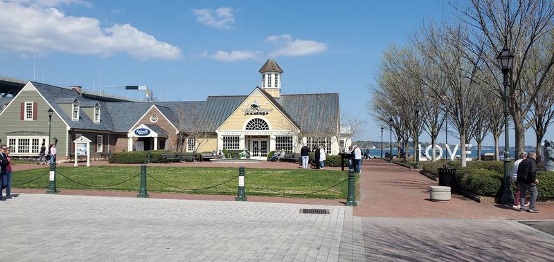 The Visitor Center: Your Gateway to 1781