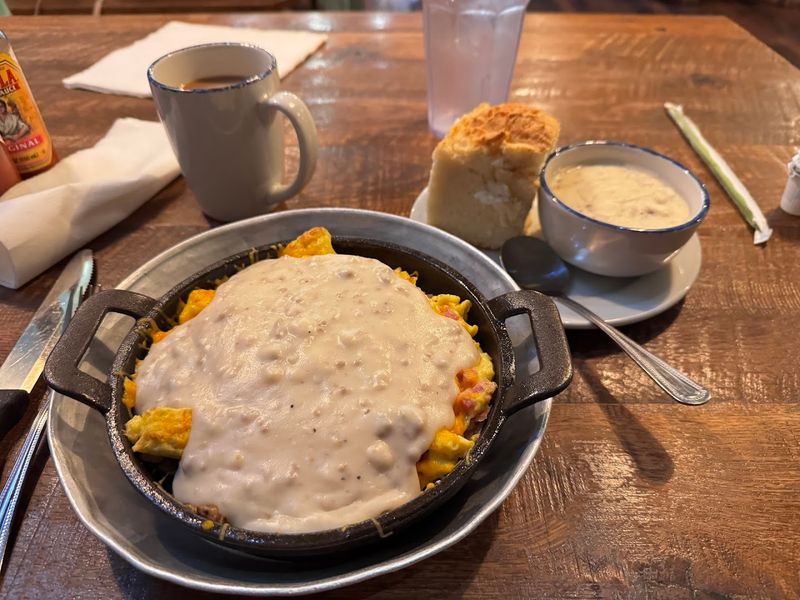 Big Breakfast Plates Match The Buzz