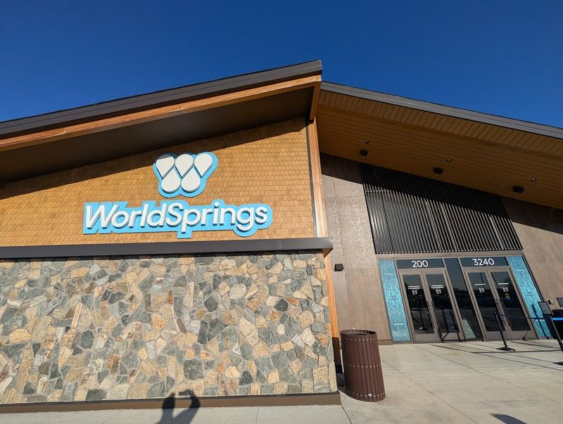 46 Mineral Hot Springs Inspired by Global Destinations