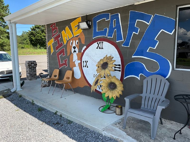 The Drive to Fort Payne Is Part of the Experience