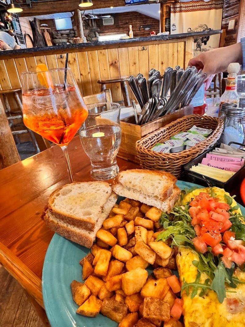 Big Breakfast Plates Match The Hype