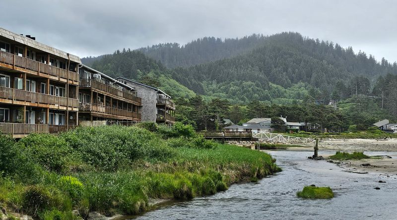 Hawk Creek Cafe: A Bite Before or After the Beach