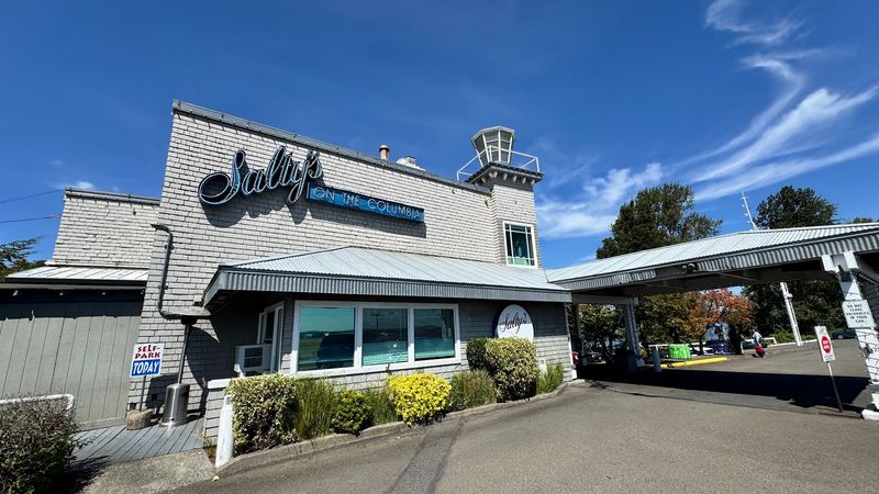 Salty's on the Columbia, Portland, OR