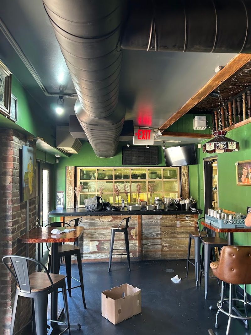 Stews Food and Liquor: The Modern Neighborhood Gem Worth Seeking Out