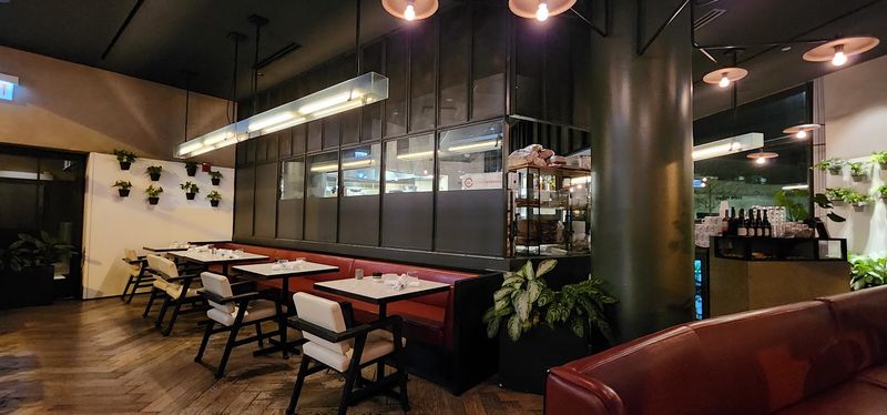 A Rare Uncrowded Perch In A Busy Neighborhood