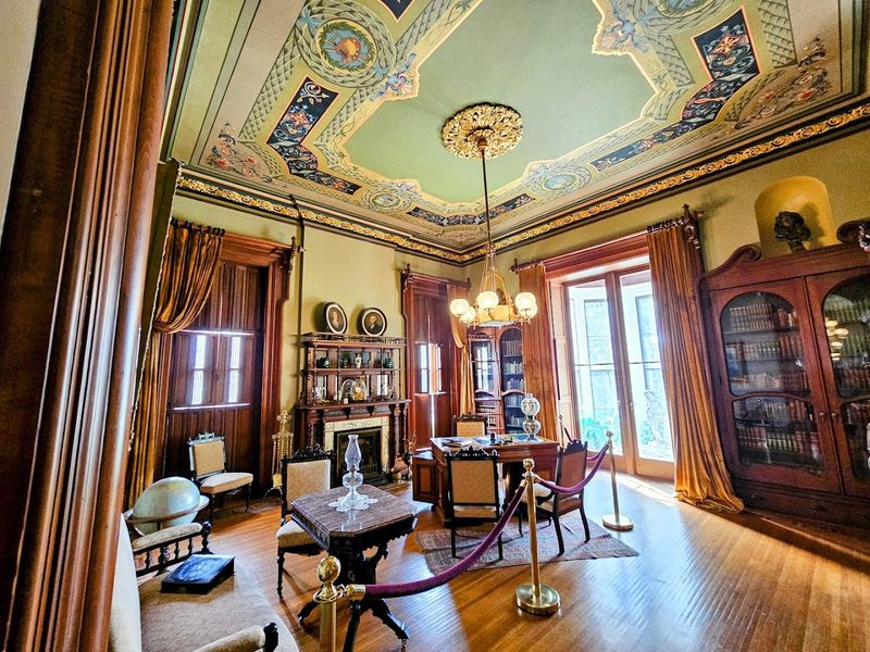 Educational Programs and Nearby Attractions That Make It a Full Day Out