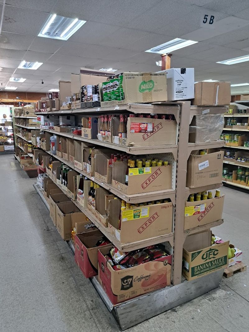 Korean, Japanese, and Thai Goods All Under One Roof