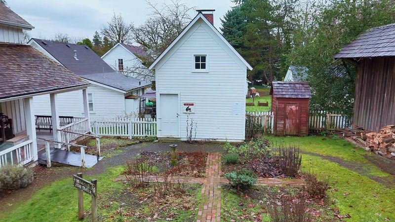 The Story Behind the Aurora Colony